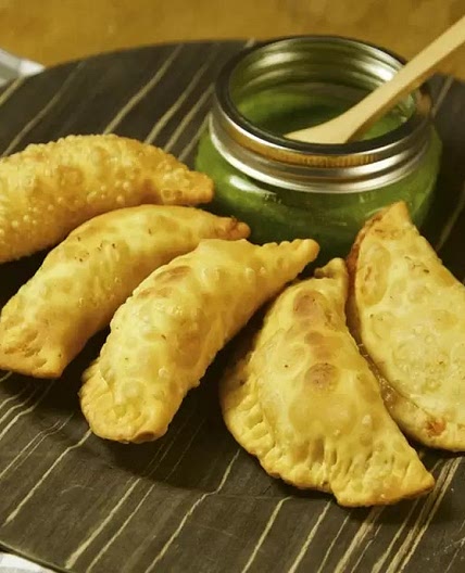 Empanadas de Queso Oaxaca, Elote y Chimichurri Mexicano