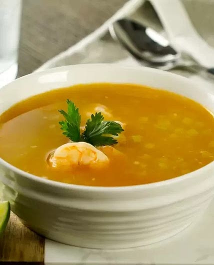 Sopa de Chayote con Camarón