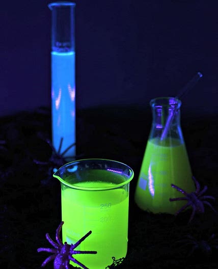 Halloween Green Glow-in-the-dark Cocktail