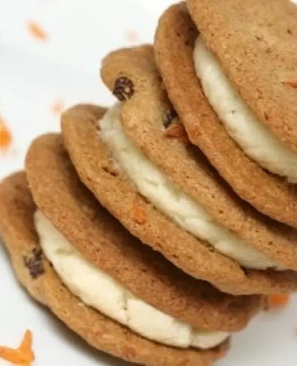 Galletas de Pastel de Zanahoria con Relleno de Queso Crema