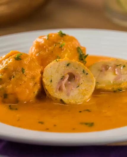 Albondiguitas de Pollo rellenas de Jamón y Queso