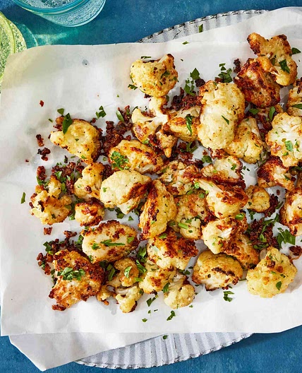 These Garlic-Butter Cauliflower Bites Taste Even Better Than Garlic Knots
