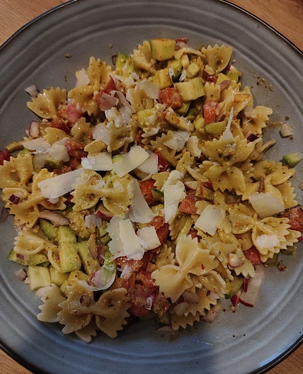 Pesto-Pasta Salad