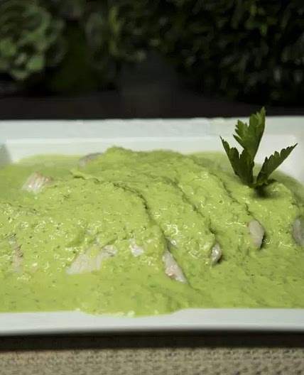 Filetes de Pescado con Salsa de Chile Poblano
