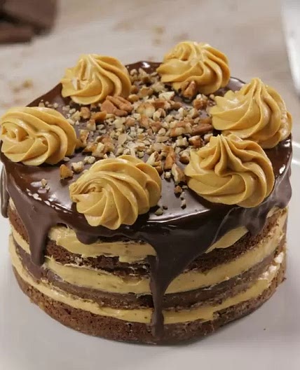 Pastel de Chocolate con Betún de Caramelo