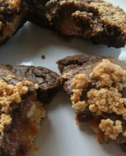Galletas de Chocolate con Corazón de Caramelo