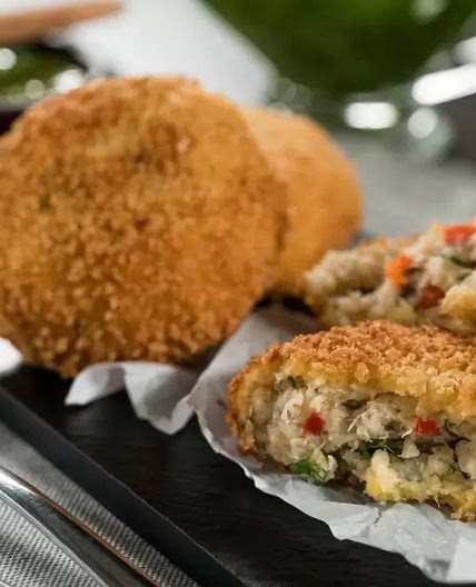 Tortitas de Cangrejo con Salsa de Aceite Verde