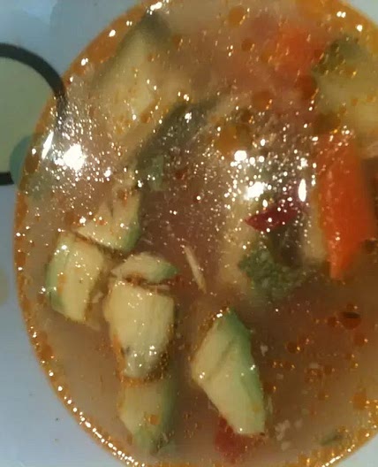 Caldo de Pollo con un Toque de Chile Chipotle