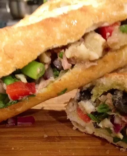 Sándwich de Ensalada Francesa con Atún