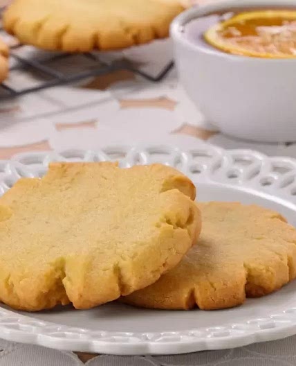 Tradicionales Polvorones de Naranja