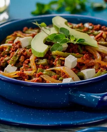 Deliciosos Nopales con Chorizo