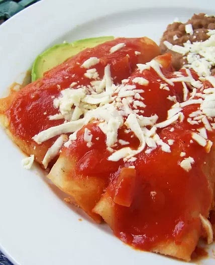 Entomatadas de Pollo con Crema y Queso