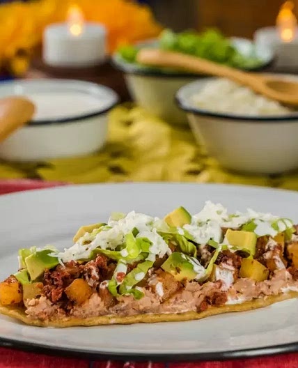 Huaraches de Papa con Chorizo