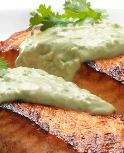 Salmón Estilo Tandoori con Crema de Aguacate FAGE Total