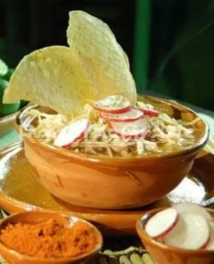 Pozole rojo a mi estilo