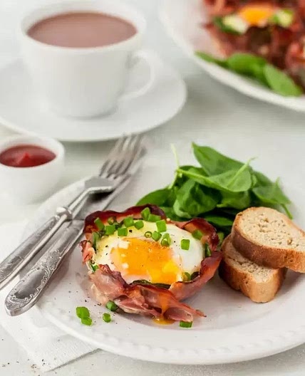 Canastitas de Tocino con Huevo y Espárragos
