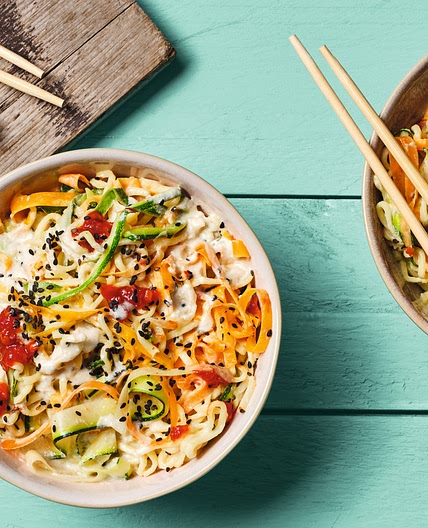 Vegane Ramen mit cremiger Tahini-Sosse