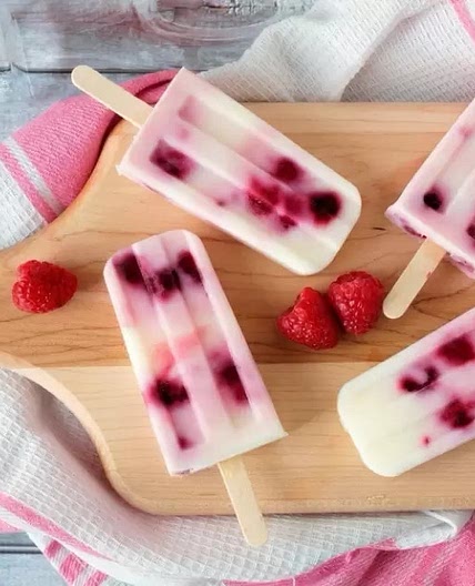 Paletas de Coco y Fruta