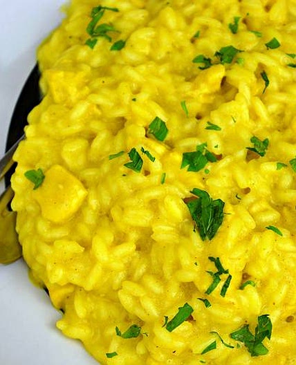 Risotto de pollo al curry