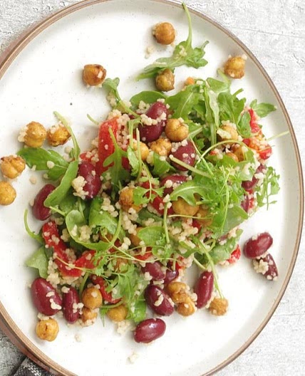Chickpea and kidney bean salad with red peppers and rocket leaves