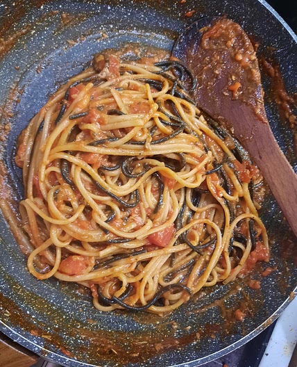 Vegetarian tomato pasta