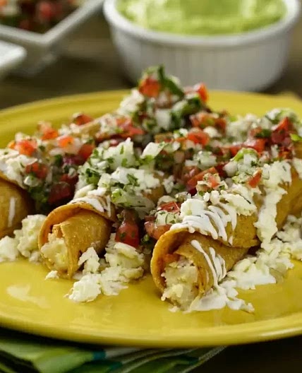 Tacos Dorados de Papa y Pico de Gallo