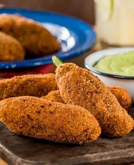 Flor de Calabaza Empanizada Rellena de Queso