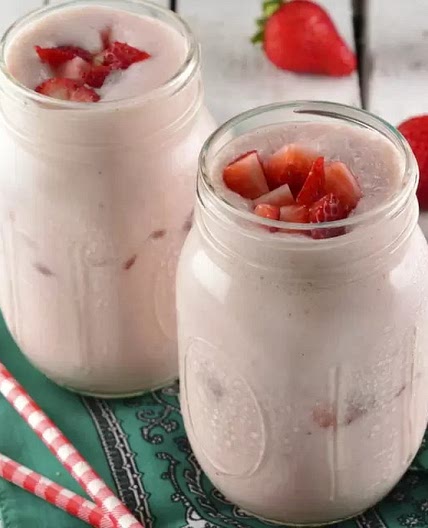 Agua de Fresa con Crema