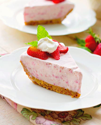 Frozen Strawberry Cream Pie