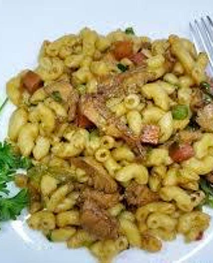 Guyanese Macaroni and Chicken