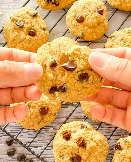 Vegan Chocolate Chip Cookies [Oil Free]
