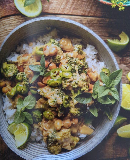 Green Curry with Sesame and Broccoli