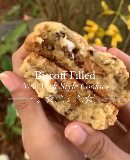 Biscoff Filled New York Style Cookies