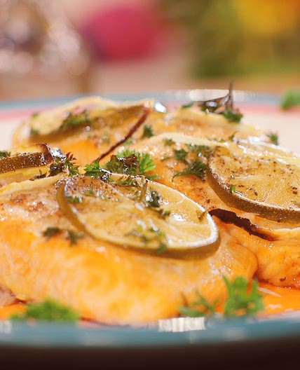 Filete de salmón al ajillo