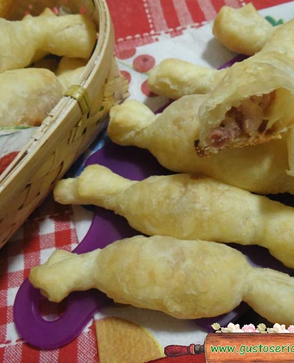 Caramelle di pasta sfoglia salsiccia e taleggio