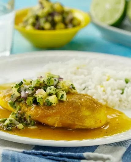 Pollo en Salsa de Piña con Aguacate