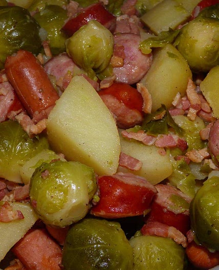 Choux de Bruxelles, saucisses et pomme de terre au Cookeo - Ma P
