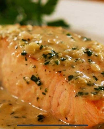 Perfect Pan Seared Salmon with Lemon Butter Cream Sauce
