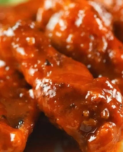 Alitas en Chile Guajillo