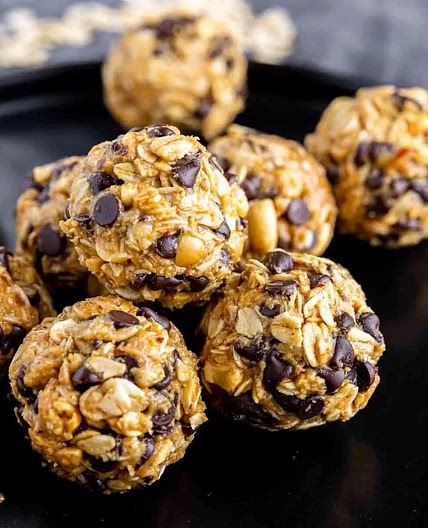 Oatmeal Raisin/Chocolate Chip Energy Balls