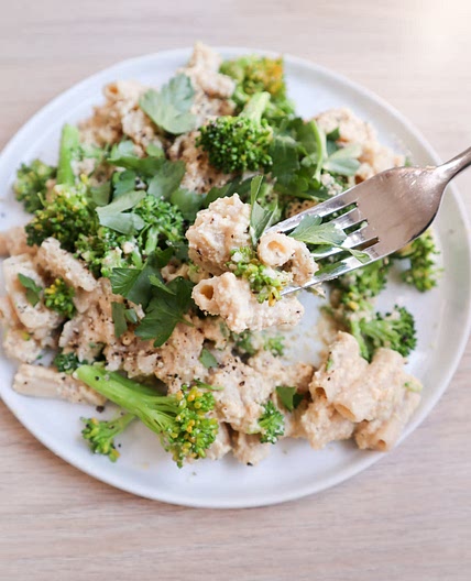 Creamy Cashew Sauce Pasta & Broccoli