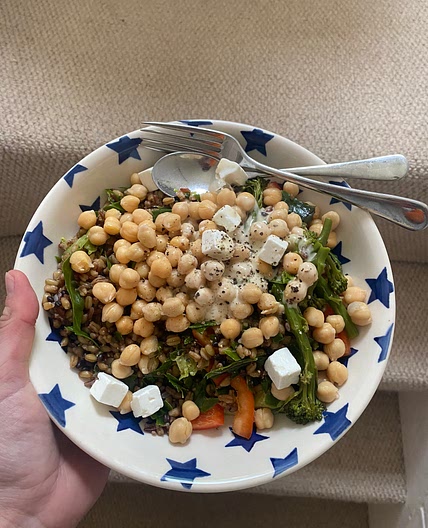 Grains and chickpea salad 