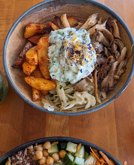 Pilz Gyros mit Wedges und Krautsalat