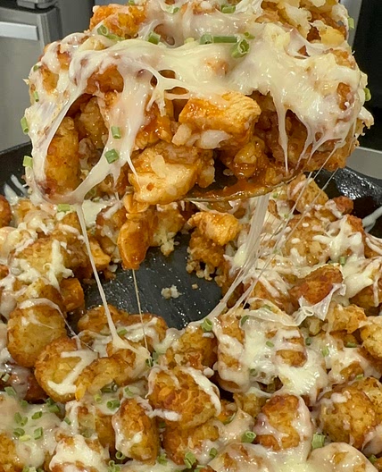 Cheesy BBQ Buffalo Chicken Tater Tot Skillet 