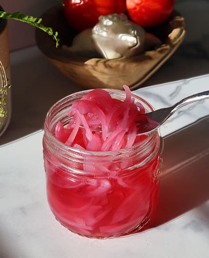 Easy Pickled Red Onion (refined sugar free recipe)