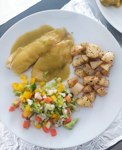 Pescado con caldillo de tomate verde