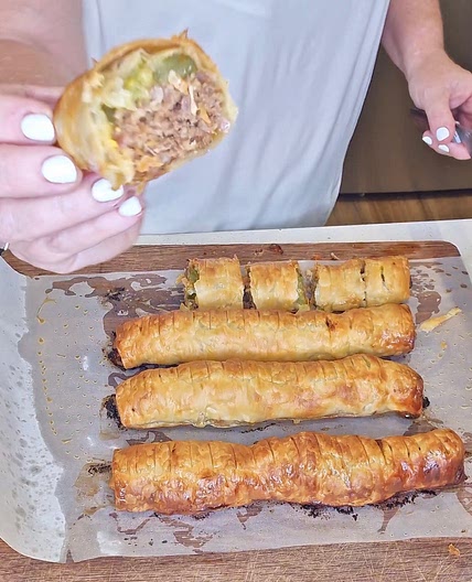 Cheeseburger Sausage Rolls 