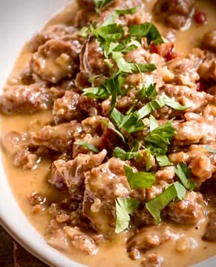 Braised Chicken Gizzards with Onion Gravy