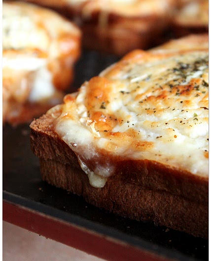 Croque-Monsieur au chèvre crème à l’échalote