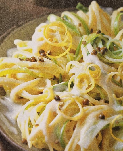 Zitronenpasta mit Lauch und grünem Pfeffer